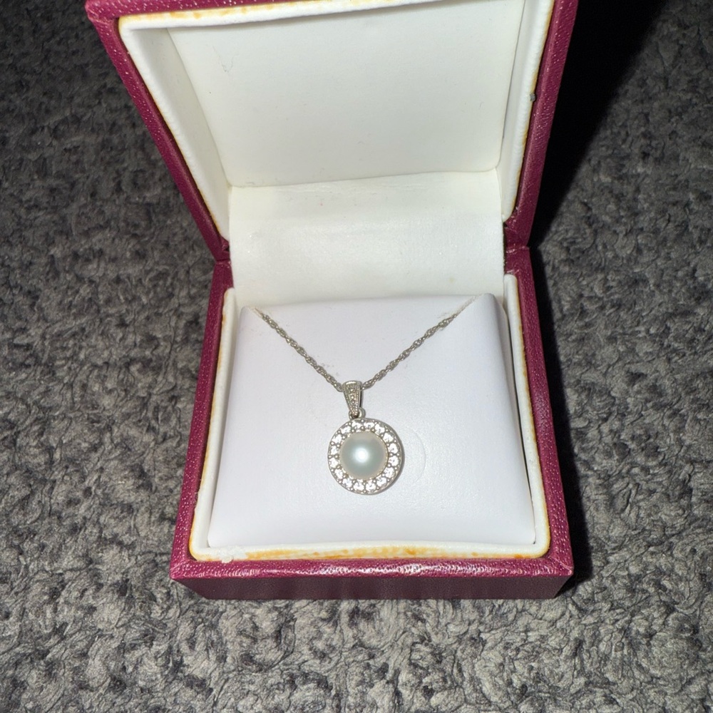 Helzberg Diamonds Burgundy Box